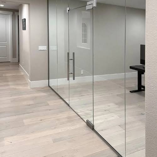 Glass door 10mm with door closure and auto sensor open